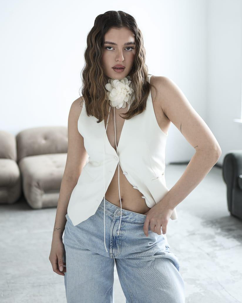 kira-model-nbmodels-india.jpg